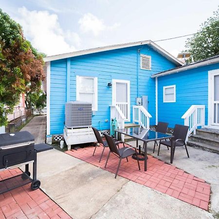 Bright Galveston Bungalow Half Mi To Pleasure Pier Exterior photo
