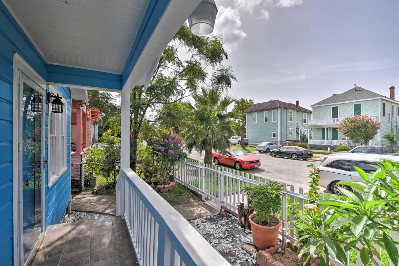 Bright Galveston Bungalow Half Mi To Pleasure Pier Exterior photo