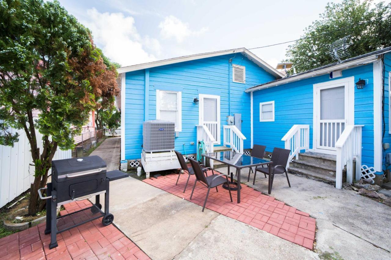 Bright Galveston Bungalow Half Mi To Pleasure Pier Exterior photo